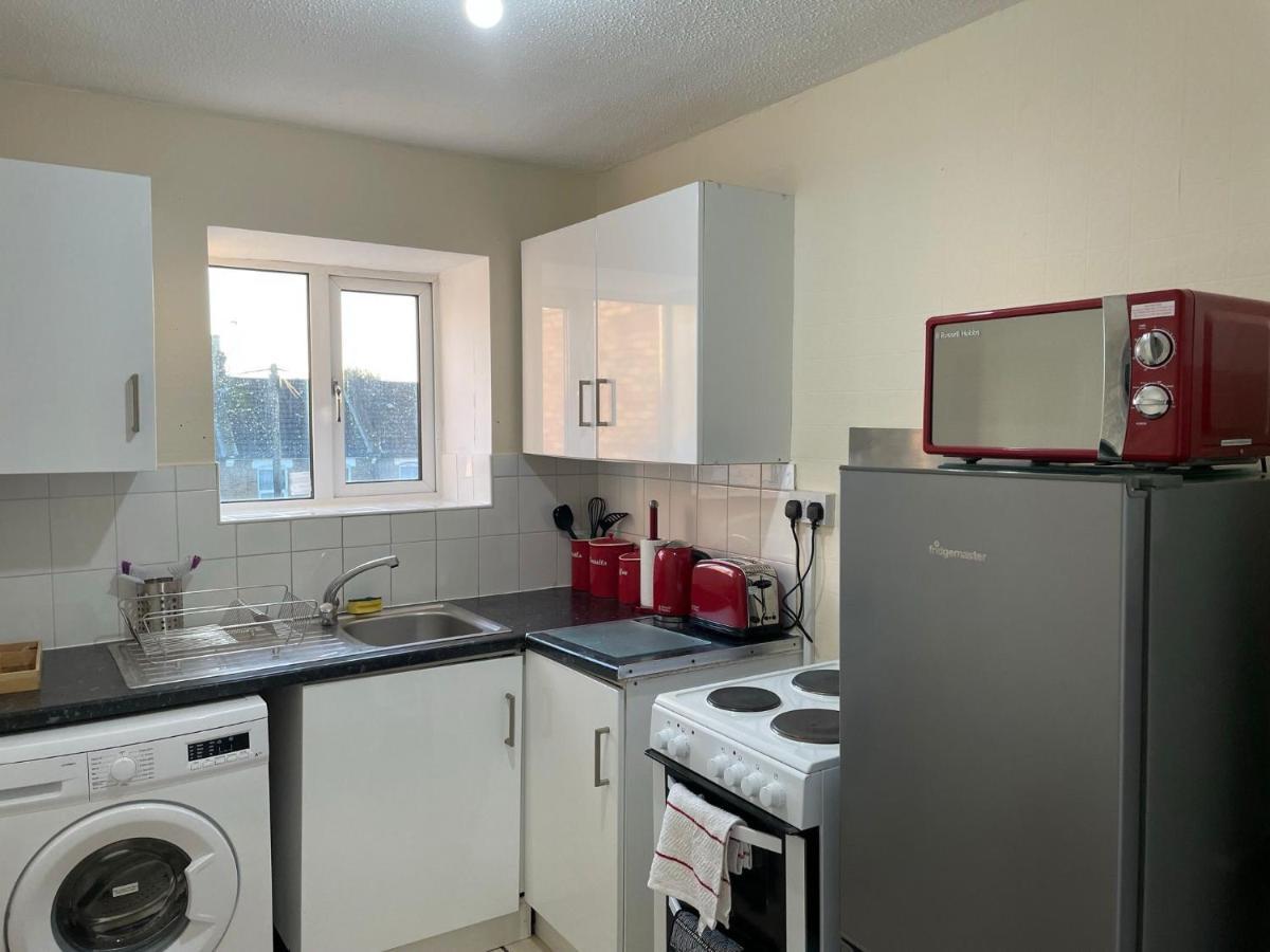 Nnk Air Bnb Enfield Exterior photo