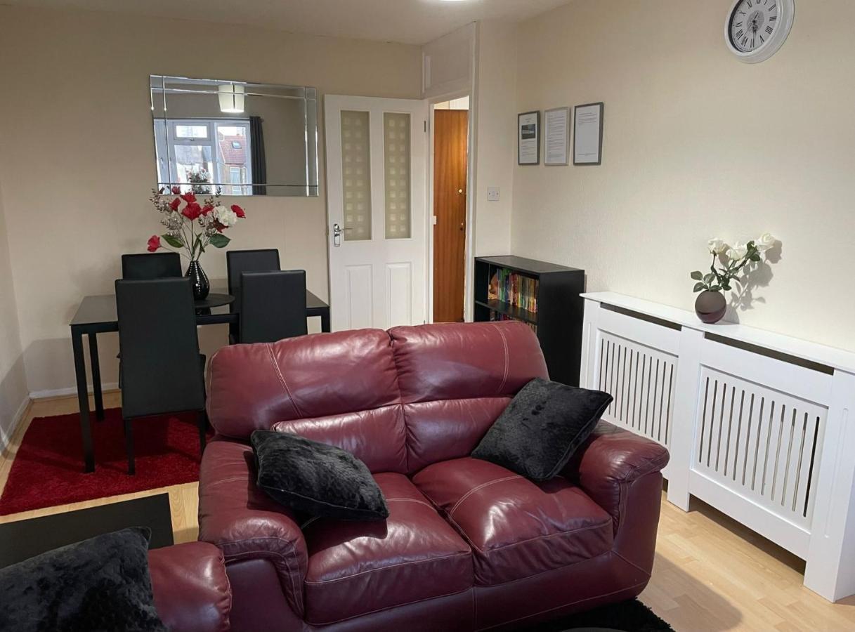 Nnk Air Bnb Enfield Exterior photo